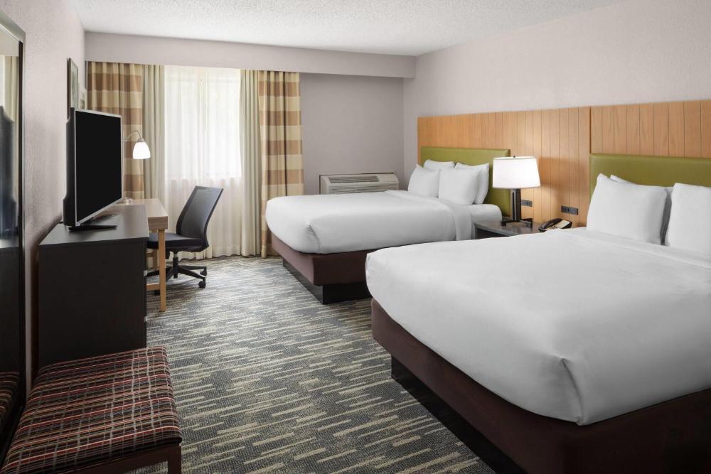 Double Room with Two Double Beds - Non-Smoking interior